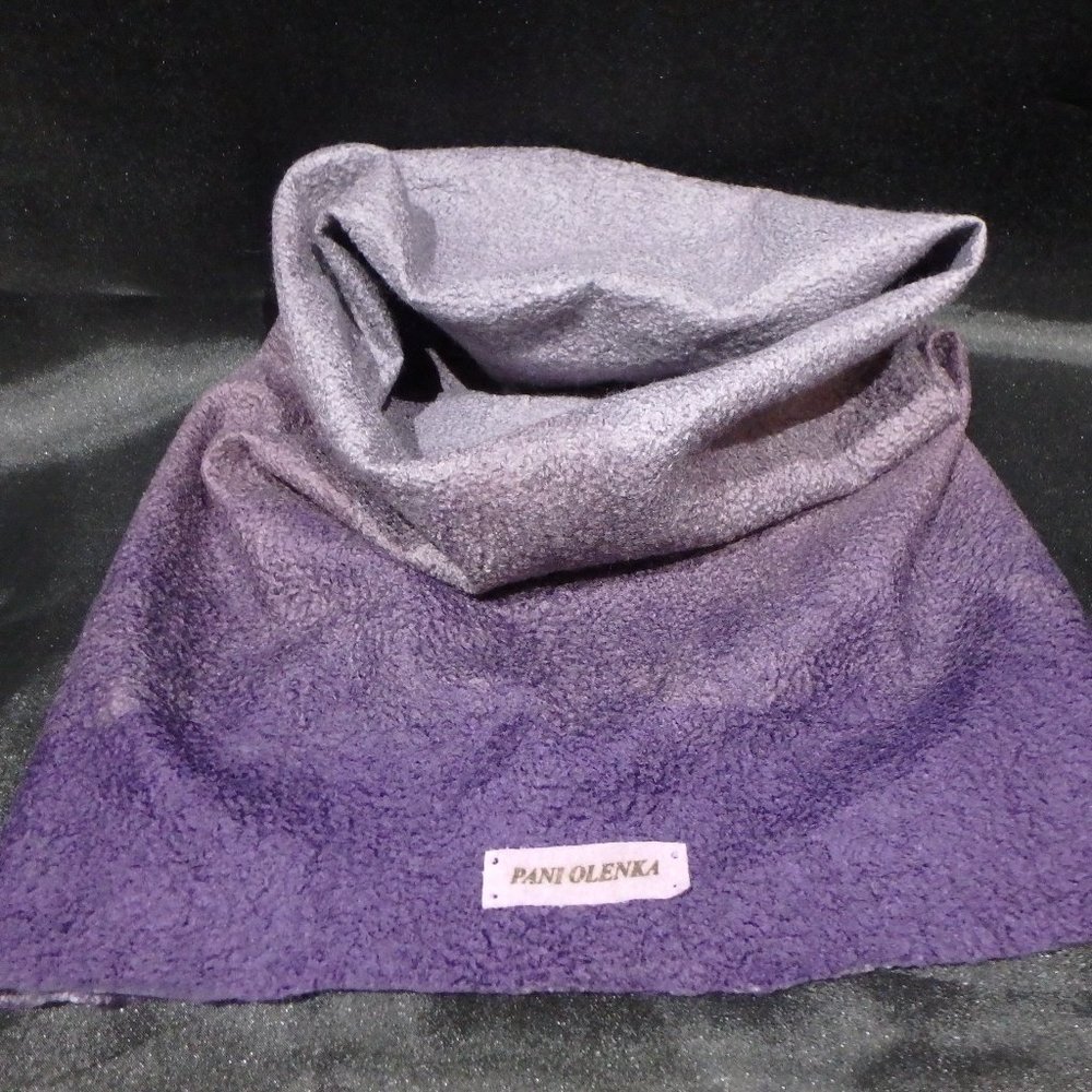 Cowl scarf  with wrinkled texture